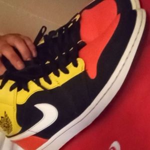 Multicolor Jordan 1s Size 11.